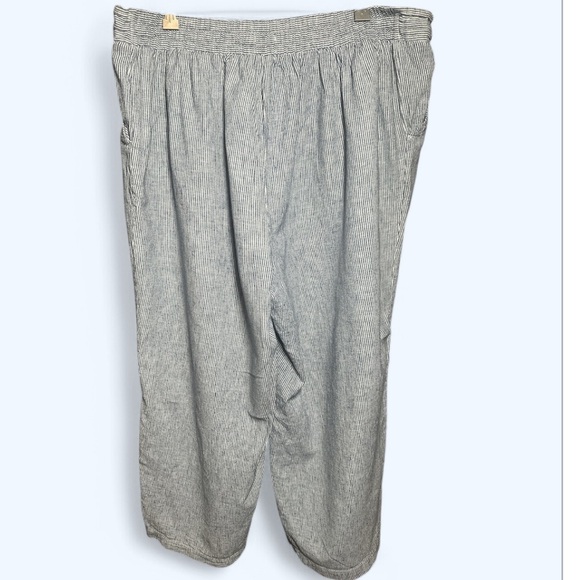 Plus Size Gray Striped Wide-Leg Pants - Picture 3 of 5